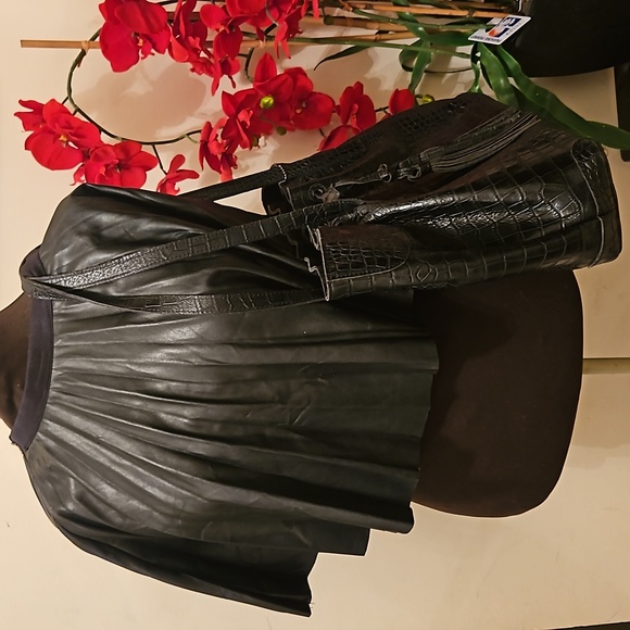 (EUC) GENUINE LEATHER PATRICIA NASH PURSE - Picture 11 of 11